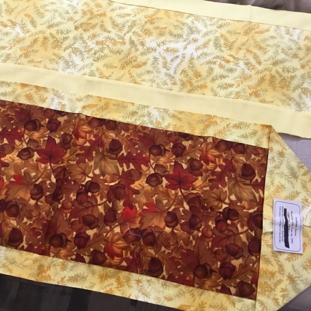 NWT Hand Crafted Set of 2 Yellow Runners - Picture 3 of 9